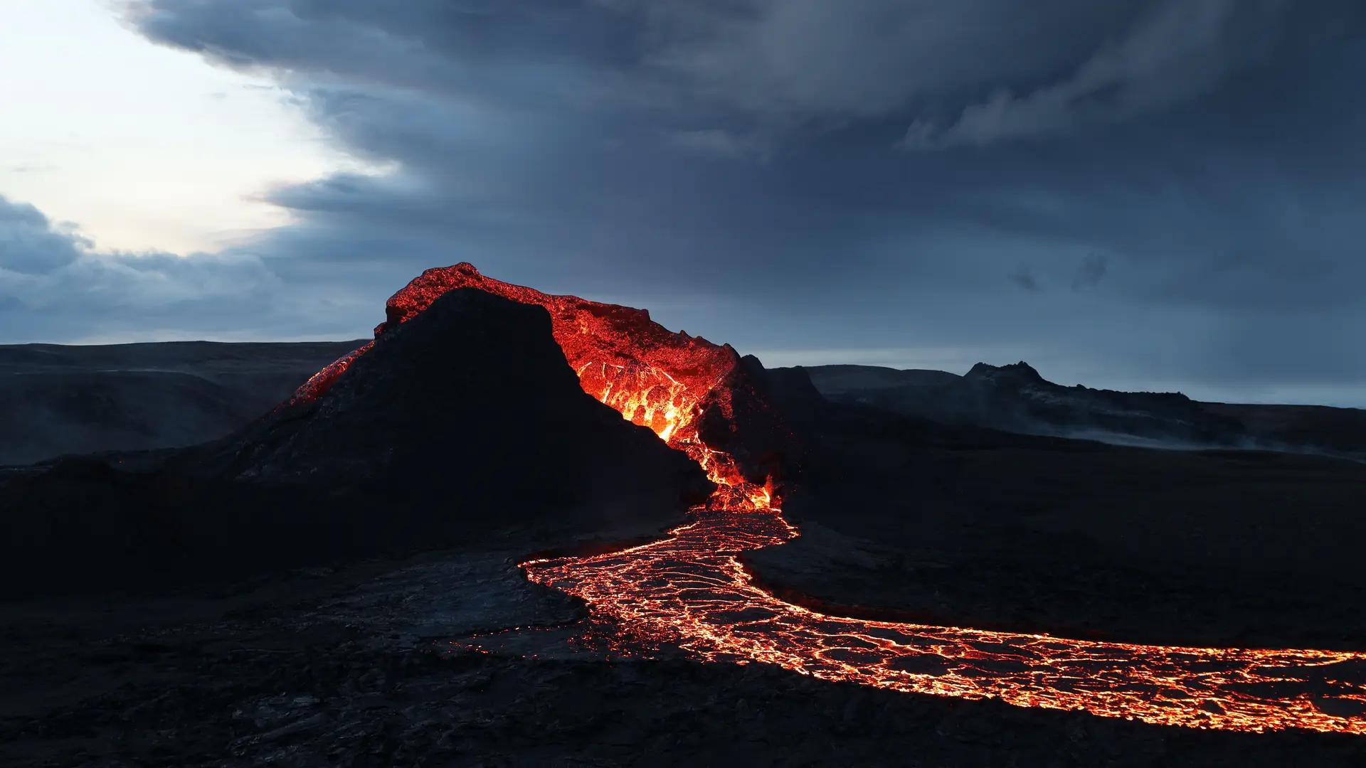 托比·埃利奥特 自然 风景 火山 熔岩 傍晚 云 冰岛 天空